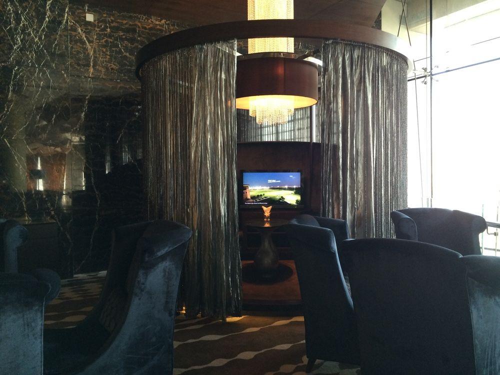 Le Meridien City Centre Bahrain Manama Ngoại thất bức ảnh The lounge at the airport