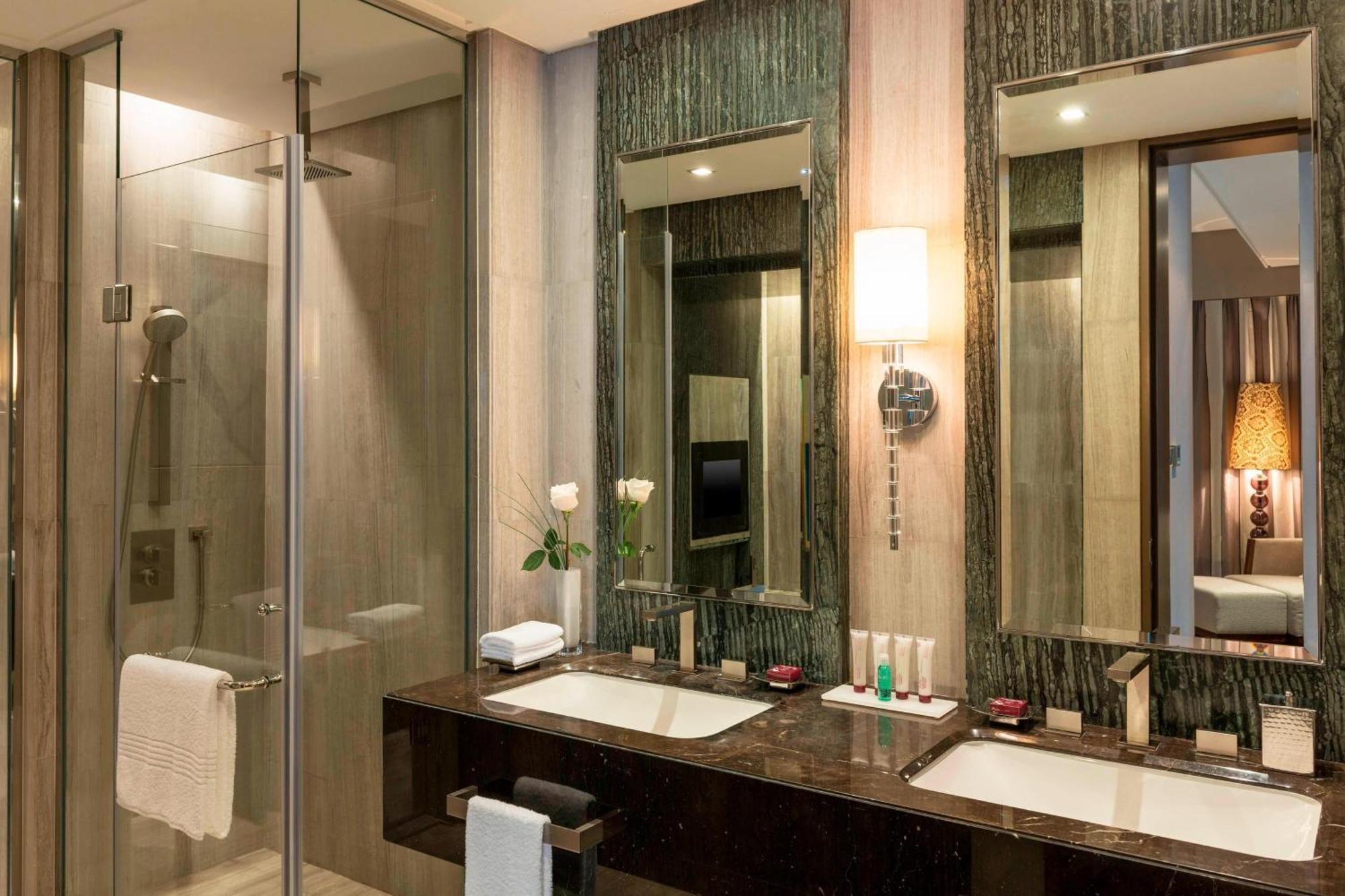 Le Meridien City Centre Bahrain Manama Ngoại thất bức ảnh Bathroom