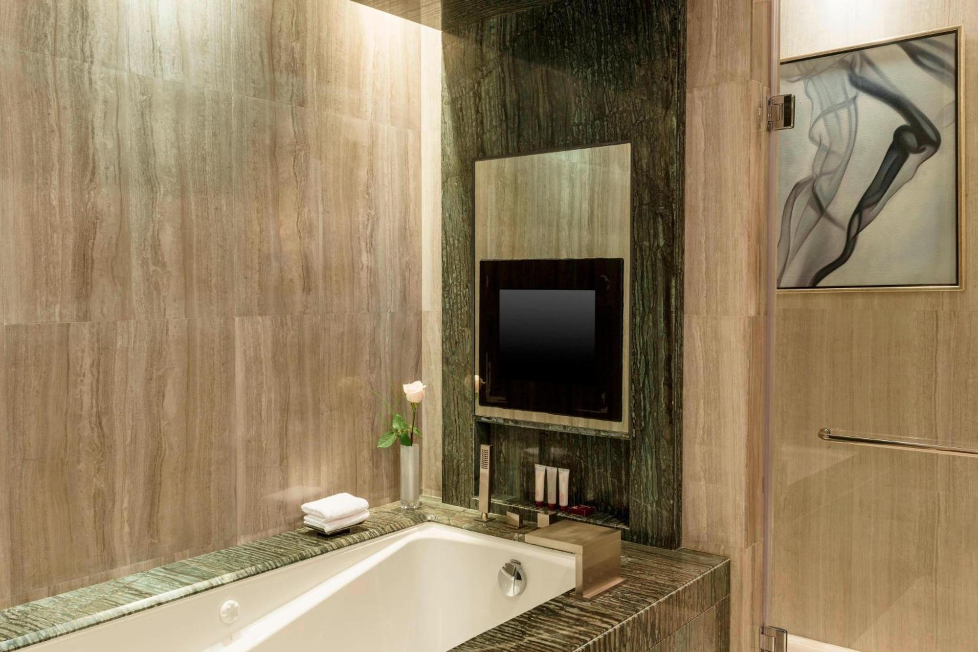 Le Meridien City Centre Bahrain Manama Ngoại thất bức ảnh Bathroom