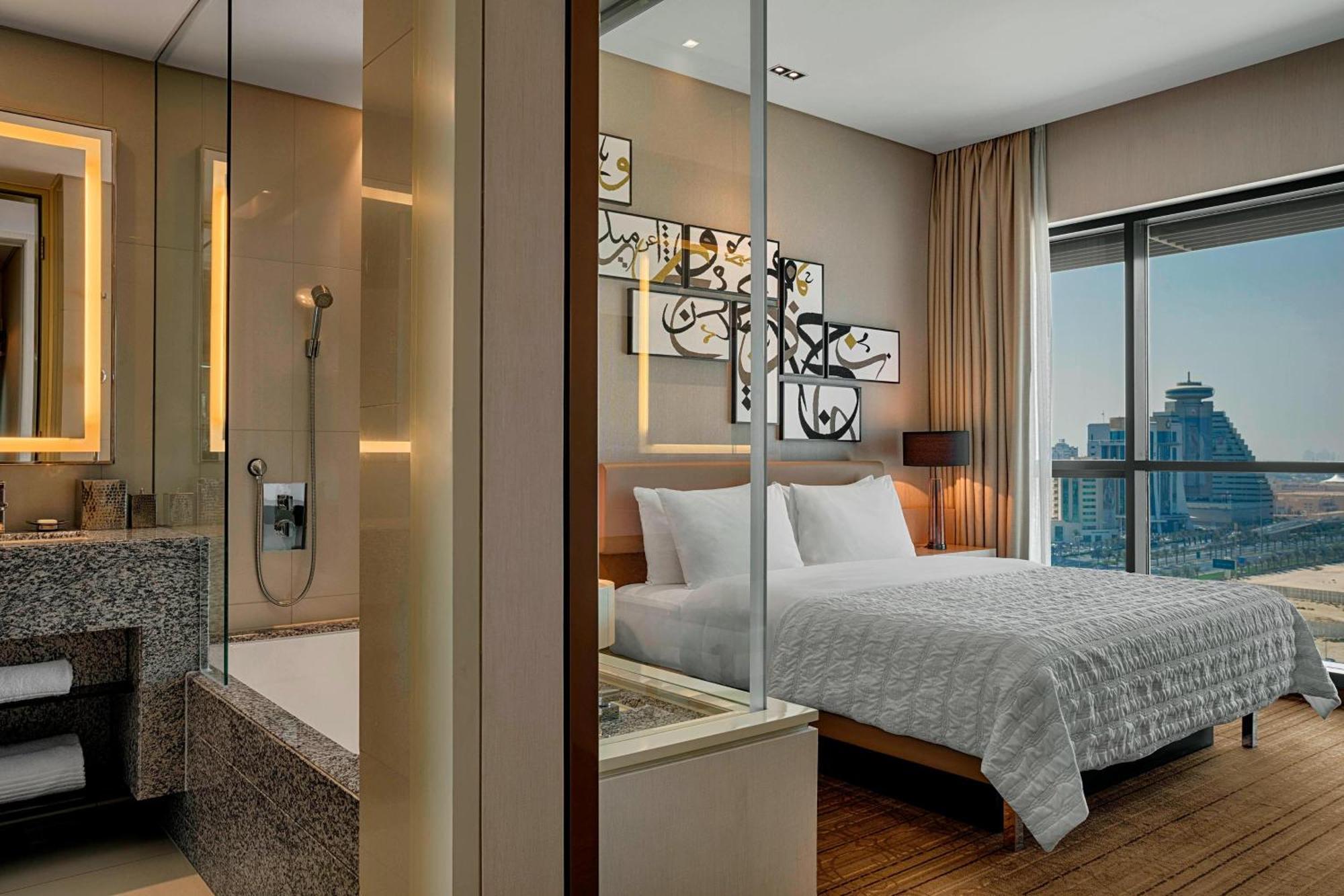 Le Meridien City Centre Bahrain Manama Ngoại thất bức ảnh A bedroom at the hotel