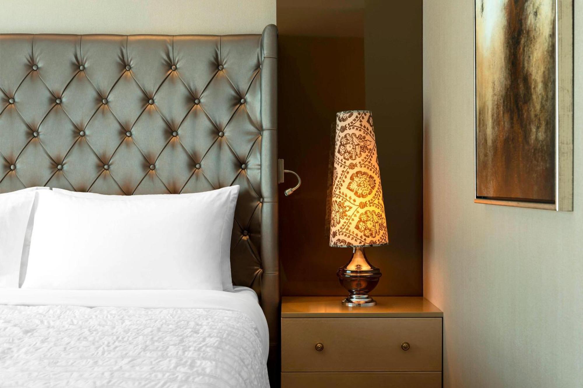 Le Meridien City Centre Bahrain Manama Ngoại thất bức ảnh A lava lamp