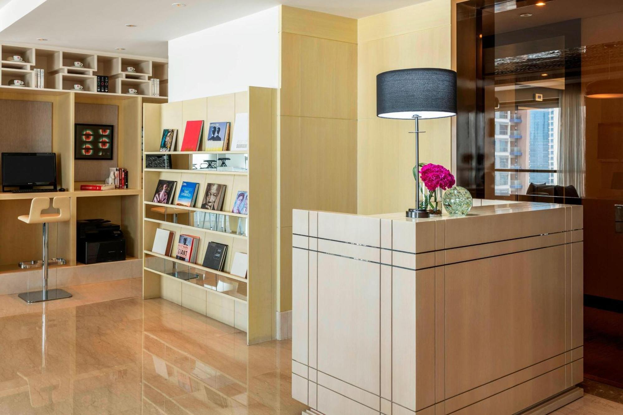 Le Meridien City Centre Bahrain Manama Ngoại thất bức ảnh Reception area